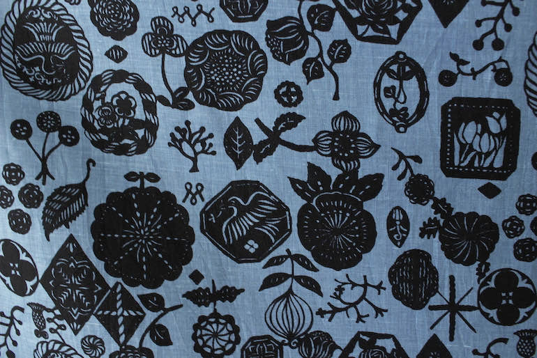 リネンプリント 花図案の吹き寄ブルー×ネイビー